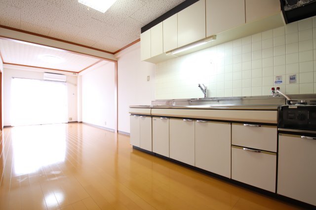 拡大写真:グリーンハイツ須賀 2階207の居間