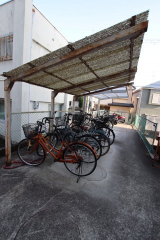 拡大写真:グリーンハイツ須賀 2階207の駐輪場