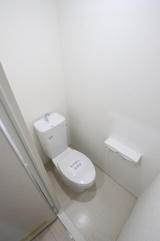 拡大写真:第2山内マンション 1階102のトイレ