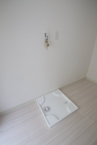 拡大写真:第2山内マンション 1階102の室内洗濯機置き場