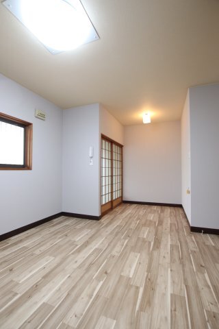 拡大写真:西野コーポ 2階203の居間