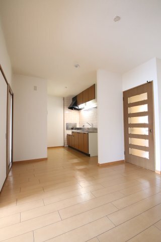 拡大写真:シャルム西之山 3階302の居間