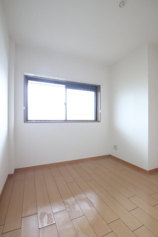 拡大写真:シャルム西之山 3階302の子供部屋