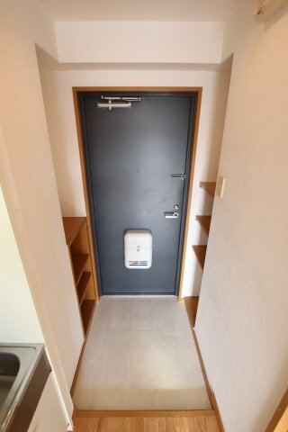 拡大写真:ラフォーレ北野田 3階302の玄関