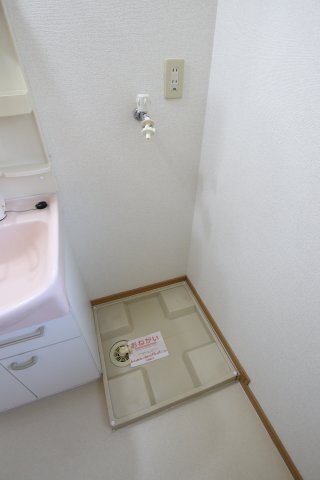 拡大写真:ローレルハイツ 3階305の室内洗濯機置場