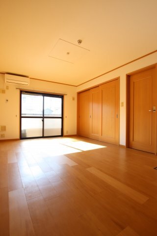 拡大写真:ローレルハイツ 3階305の居間