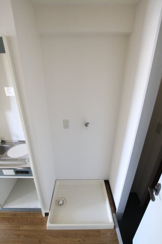 拡大写真:小林マンション 3階308の室内洗濯機置き場