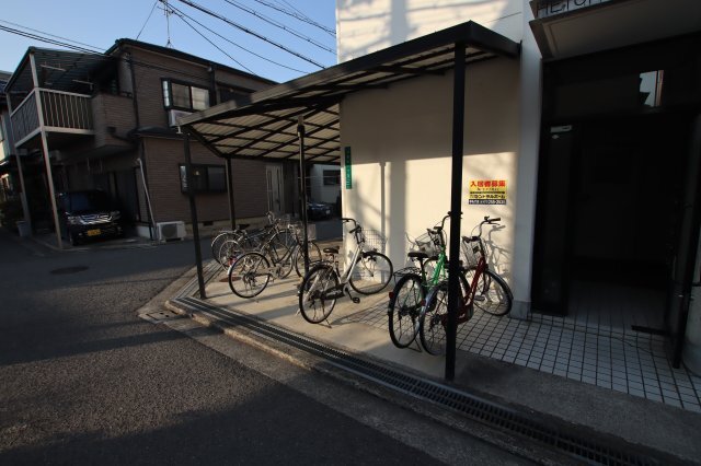 拡大写真:ハイツイーグレット 2階201の駐輪場