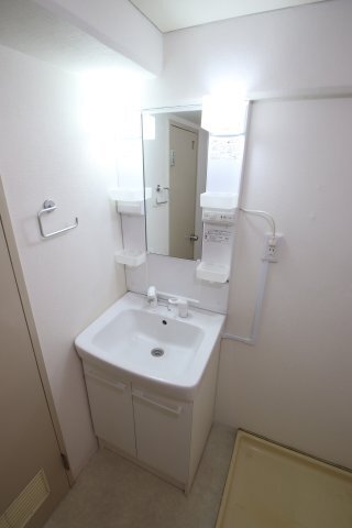 拡大写真:狭山ハウス3棟 6階603の独立洗面台