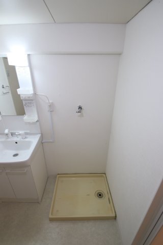 拡大写真:狭山ハウス3棟 6階603の室内洗濯機置場