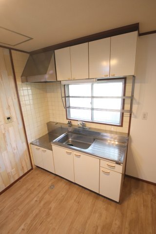 拡大写真:滝谷ユタカハイツ 2階205のキッチン