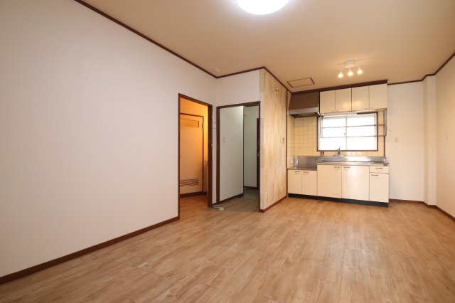 拡大写真:滝谷ユタカハイツ 2階205の居間