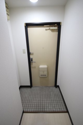拡大写真:日吉壱番館 2階201の玄関