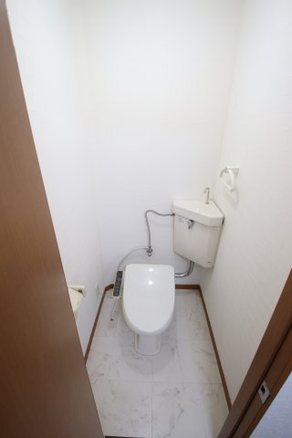 拡大写真:ナニワハイツ 3階302のトイレ