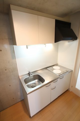 拡大写真：プロスパーハイツ深井 3階301のキッチン