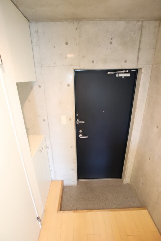 拡大写真：プロスパーハイツ深井 3階301の玄関