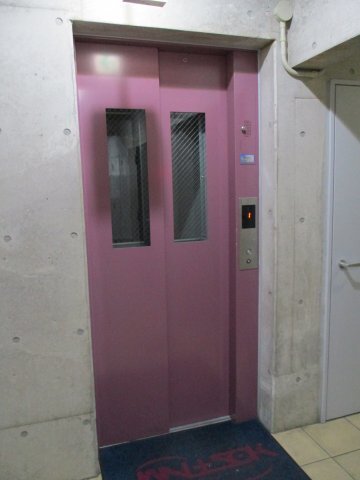 拡大写真:プロスパーハイツ深井 2階204のエレベーター