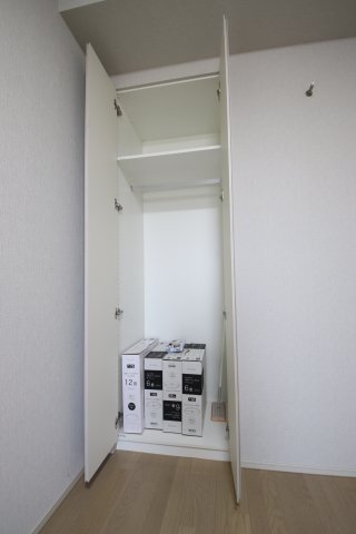 拡大写真:プラネスーペリア泉北原山公園 13階1304の収納
