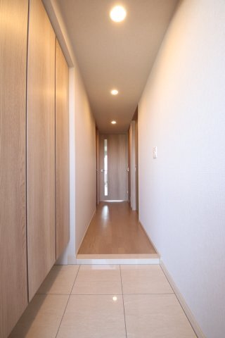 拡大写真:プラネスーペリア泉北原山公園 13階1304の玄関
