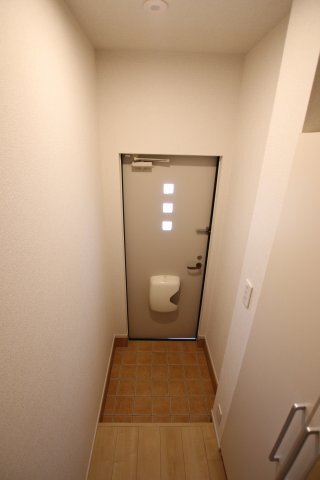 拡大写真:クレールメゾン美原 2階202の玄関