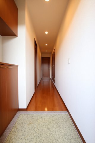 拡大写真:ボナール西山台 3階306の玄関
