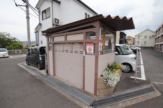 拡大写真:上田マンション 2階205の駐輪場