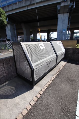 拡大写真:スカイコート 2階201の敷地内ゴミ捨場