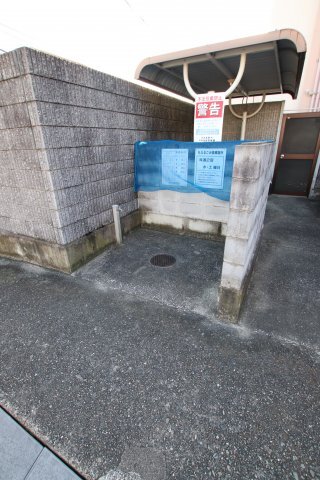 拡大写真:ホワイトロートス 1階101の駐輪場