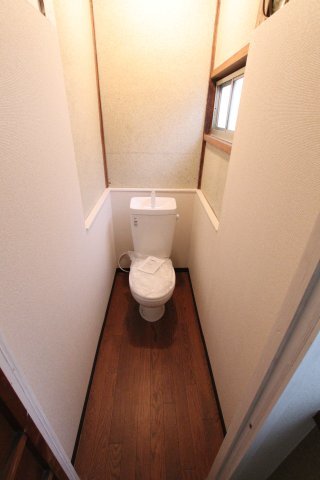 拡大写真:北余部アパート 2階202のトイレ