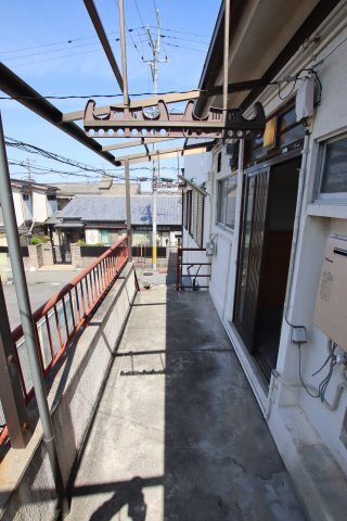 拡大写真:北余部アパート 2階202の洗濯物干し場