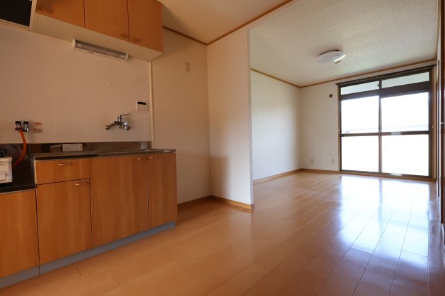 拡大写真:緑ヶ丘ハイツ 2階203の居間