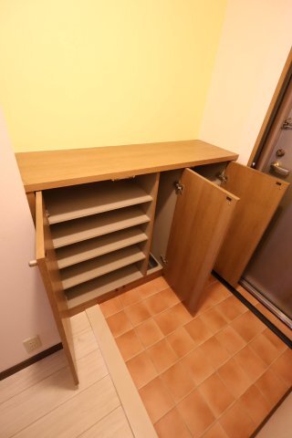 拡大写真:東急ドエル・アルス泉北深井 4階406のシューズボックス