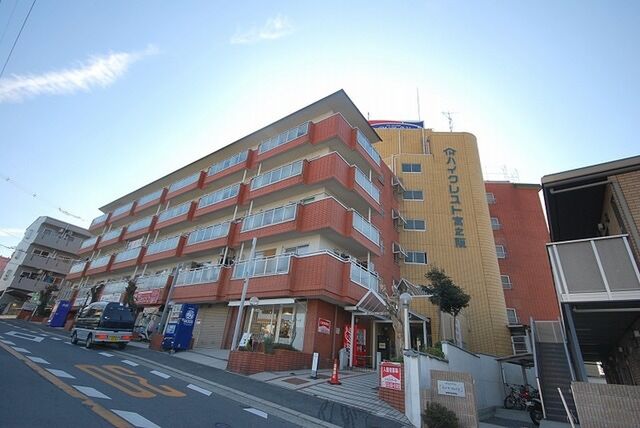 ハイクレスト宮之阪の外観
