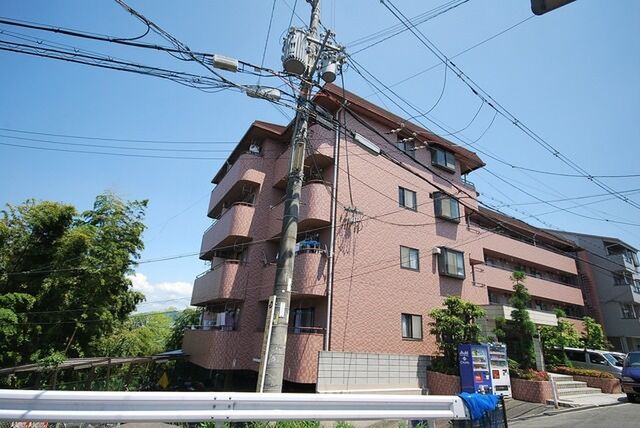 拡大写真:シャンテー香里ヶ丘3 2階210の外観