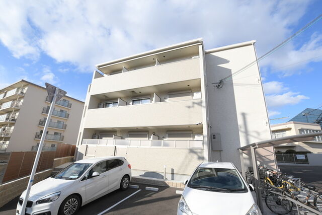 クリエオーレ藤阪東町の外観
