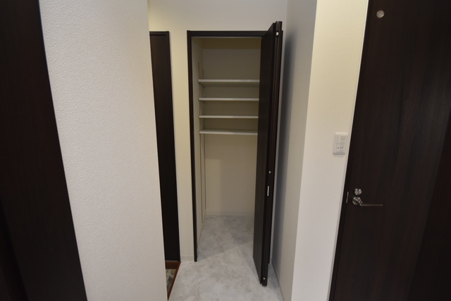 拡大写真：コンフォート枚方元町 3階303の内観