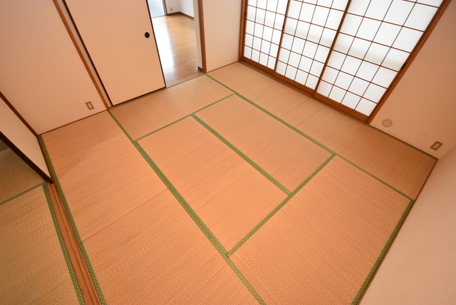 拡大写真:グリーンタウン東香里マンション 4階402の内観