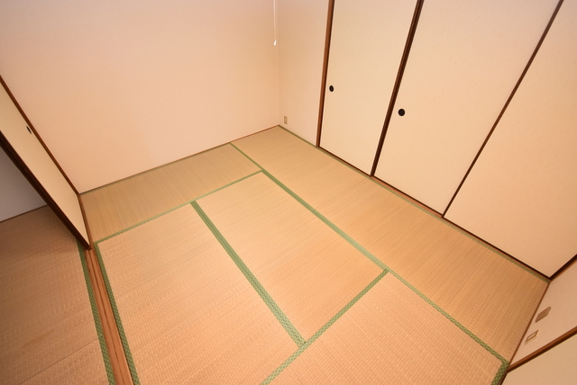 拡大写真:グリーンタウン東香里マンション 4階402の内観