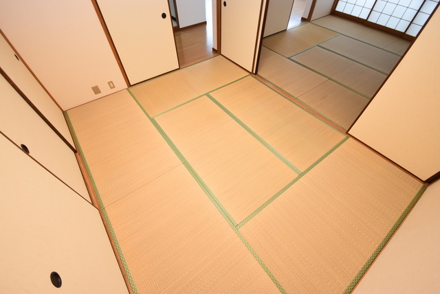 拡大写真:グリーンタウン東香里マンション 4階402の内観
