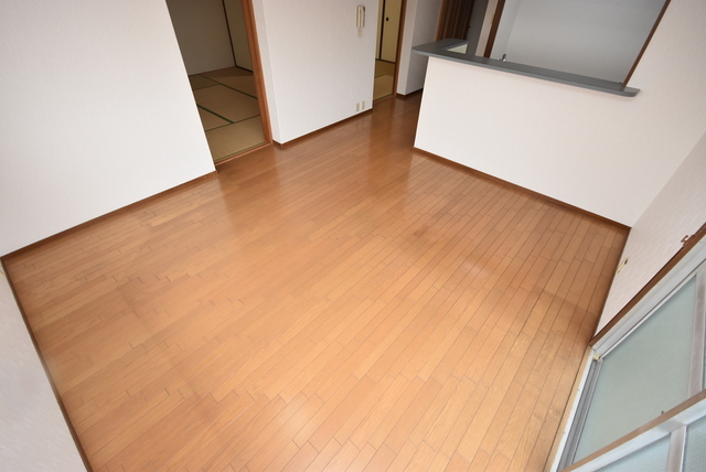 拡大写真:グリーンタウン東香里マンション 4階402の内観