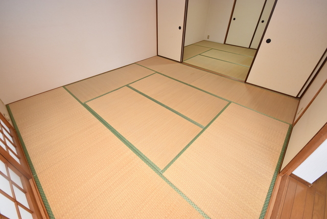拡大写真:グリーンタウン東香里マンション 4階402の内観