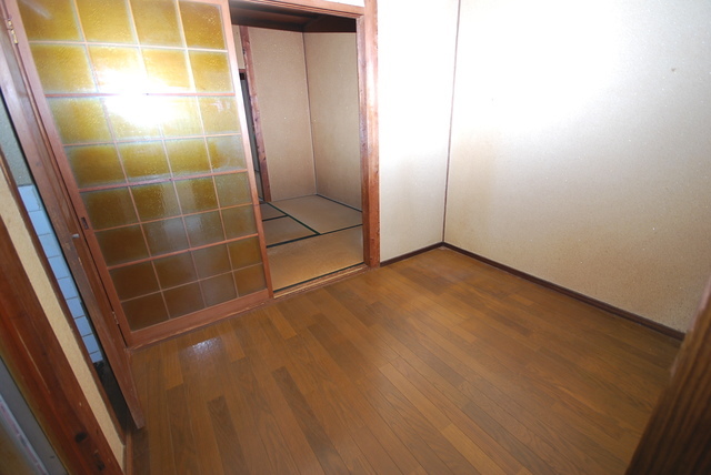 拡大写真:中野コーポ 1階105の内観