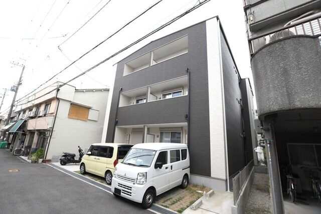 写真：ドムス寝屋川の外観