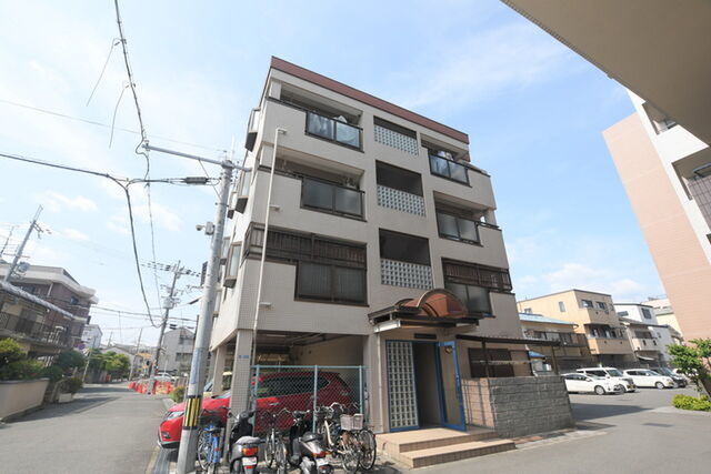 中井マンションの外観