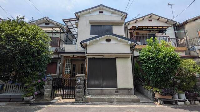 倉治2丁目貸家の外観
