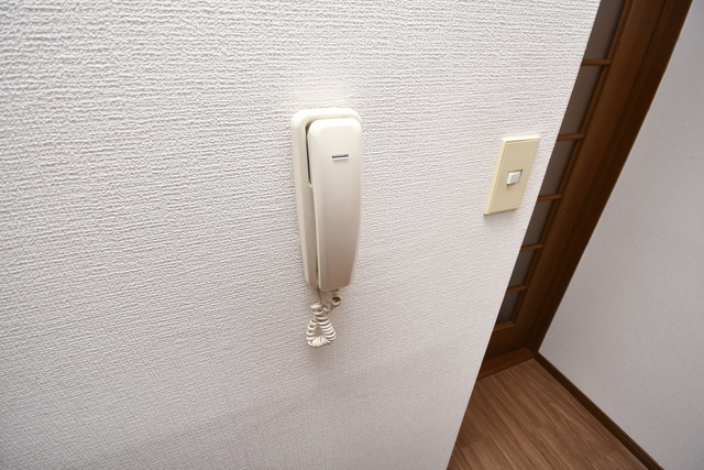 拡大写真:寿ハイツ 3階202のインターホン