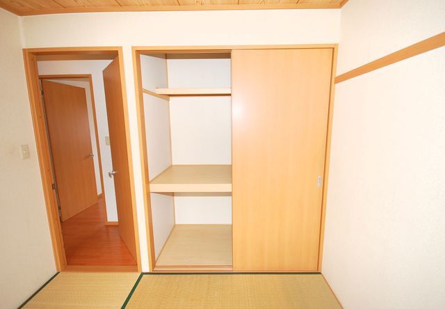 拡大写真:フレスコ 1階A101の収納