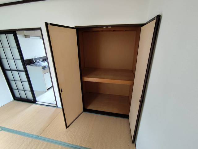 拡大写真:エスト香里 2階202の内観