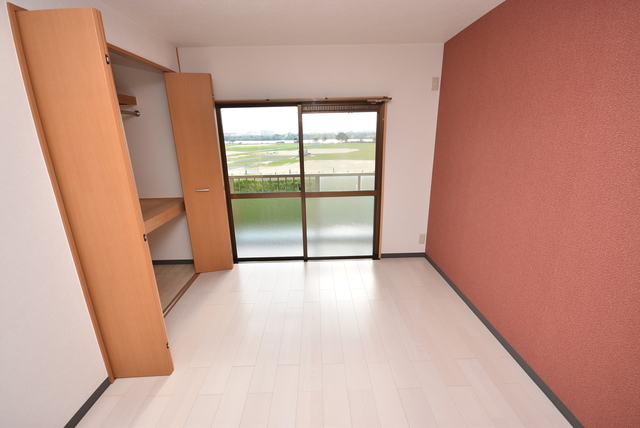 拡大写真:レオハイム木屋 4階403の内観