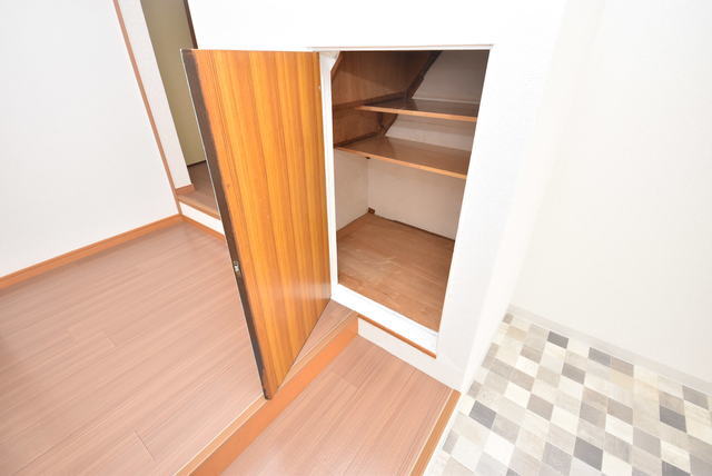 拡大写真:楠根南町店舗付住宅 1のダイニング4.5帖、収納